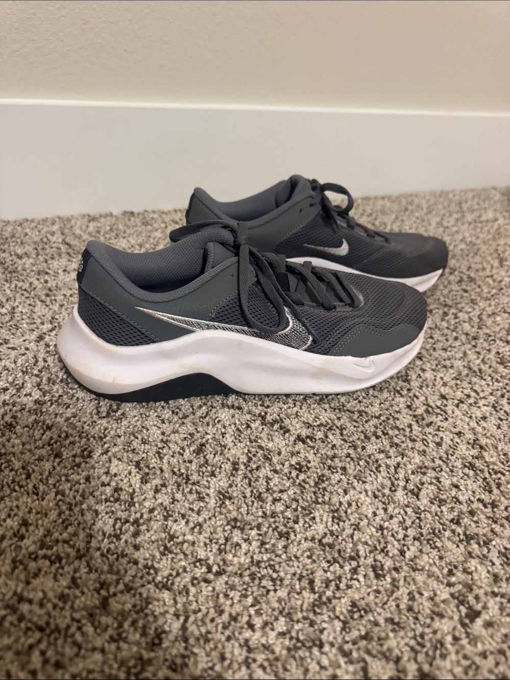 Nike Men’s Sz 7.5 - Gray Mesh Running Shoes w/ White Sole